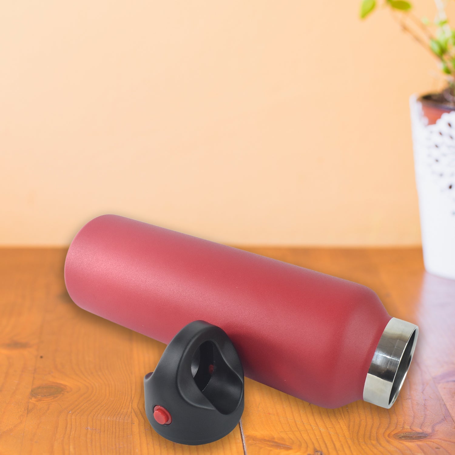 Vacuum Insulated Stainless Steel Water Bottle (630 ML) Vacuum Insulated Stainless Steel Water Bottle (630 ML)